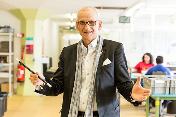 Jürg Bortis, Zauberer «Dieses ­Jubiläum will ich einfach unterstützen. Hier erfahren beeinträchtigte Menschen Wertschätzung und Respekt.»